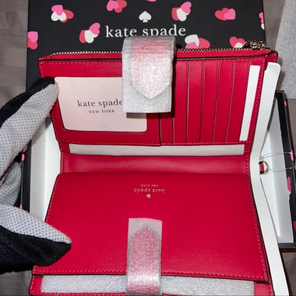 ❤️Brand New (with tags) Kate Spade Staci heart printed phone wristlet wallet❤️ - Picture 3 of 6
